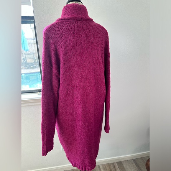 NWT Desreeny Pink Long Sweater Saltwater Luxe SZ Medium - Picture 8 of 9
